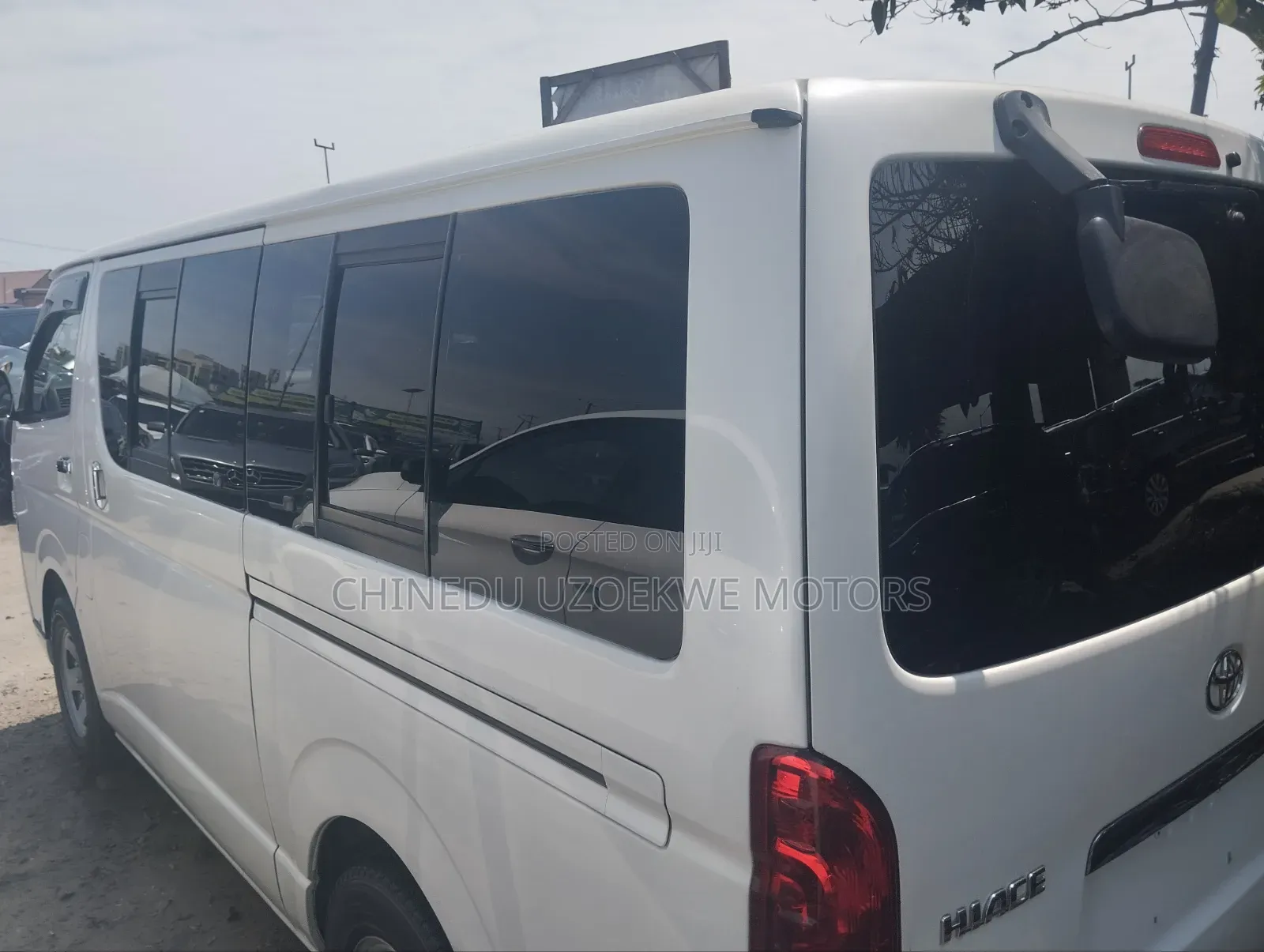 Toyota HiAce 2014 White