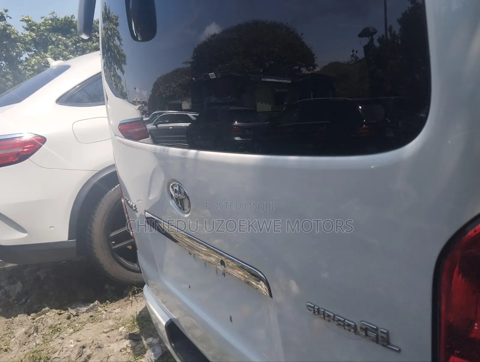 Toyota HiAce 2014 White
