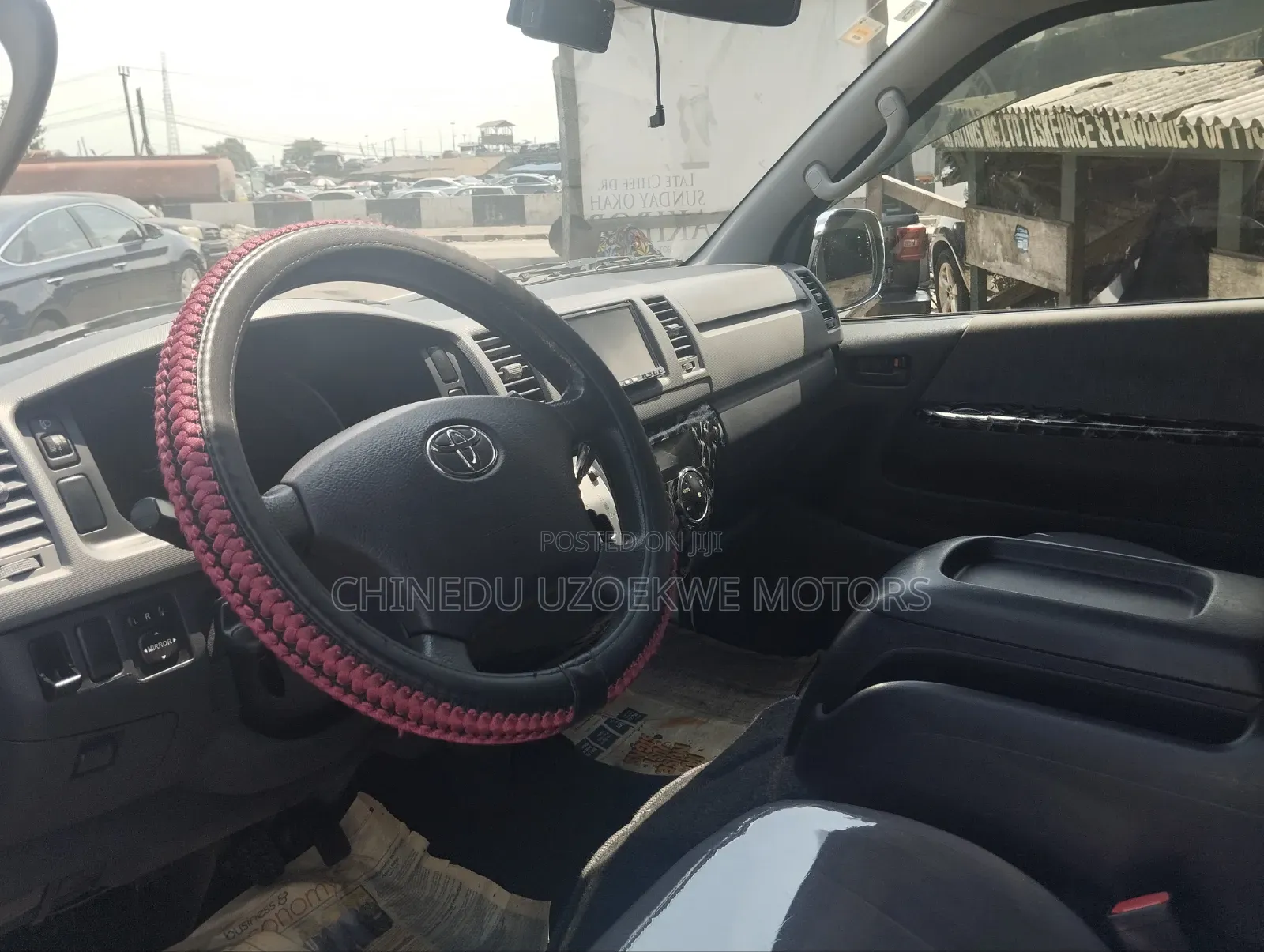 Toyota HiAce 2014 White