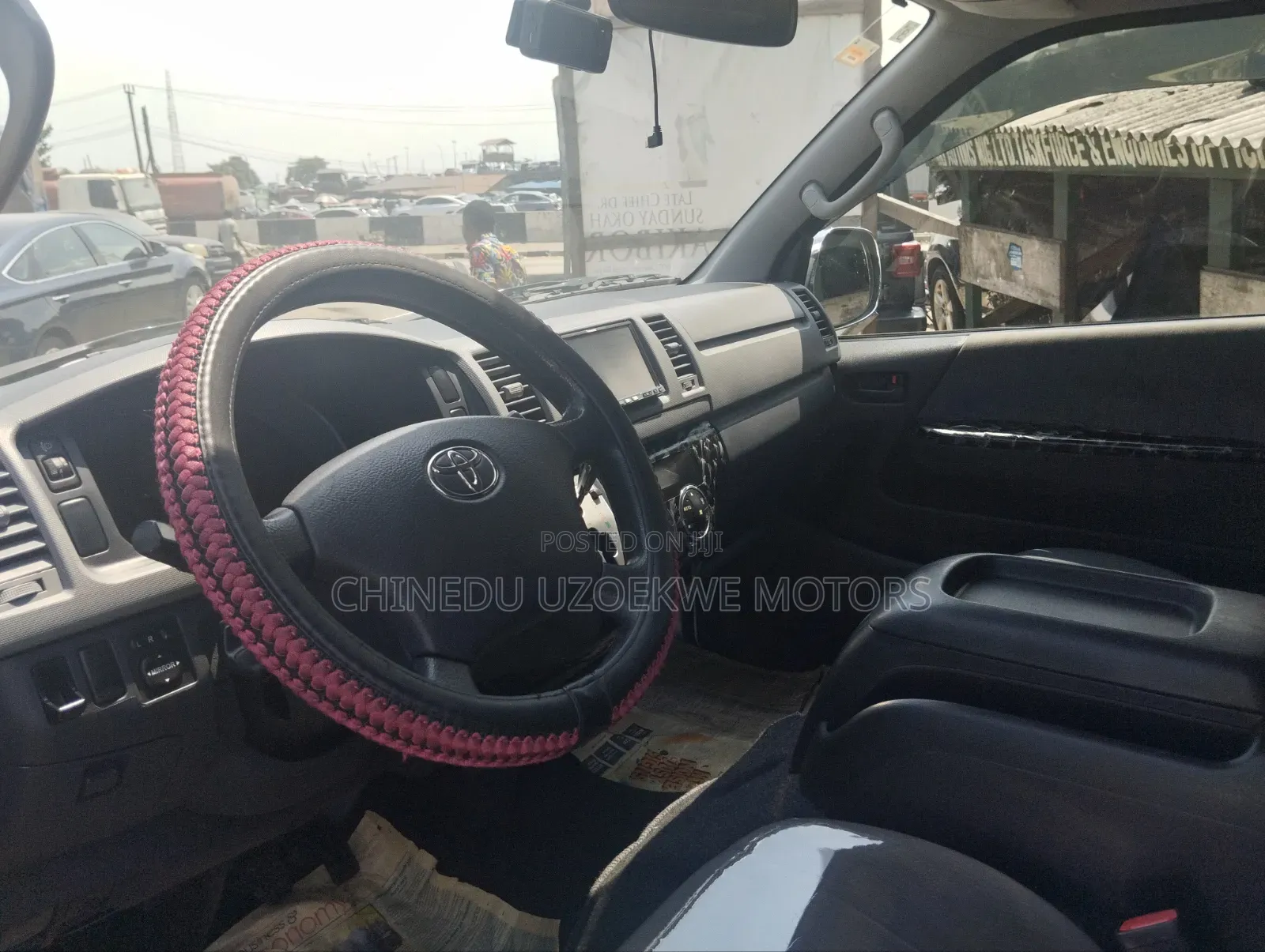 Toyota HiAce 2014 White