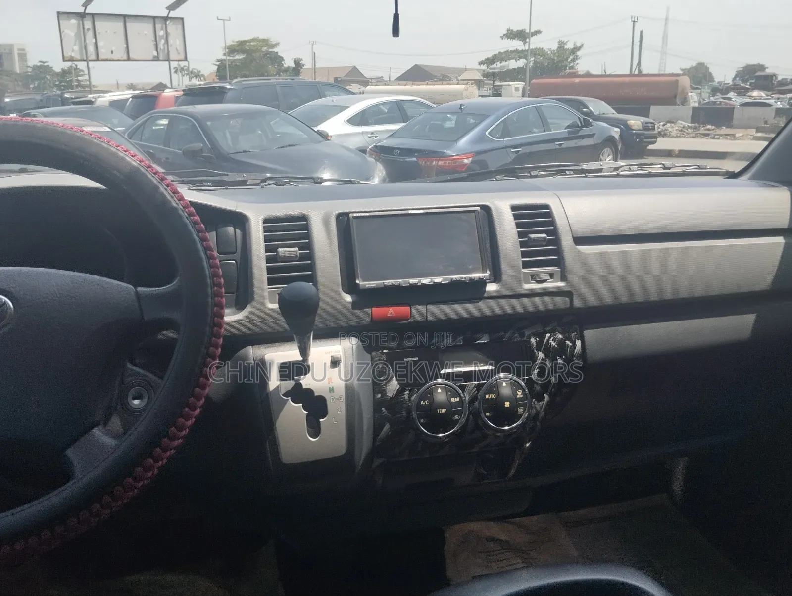 Toyota HiAce 2014 White