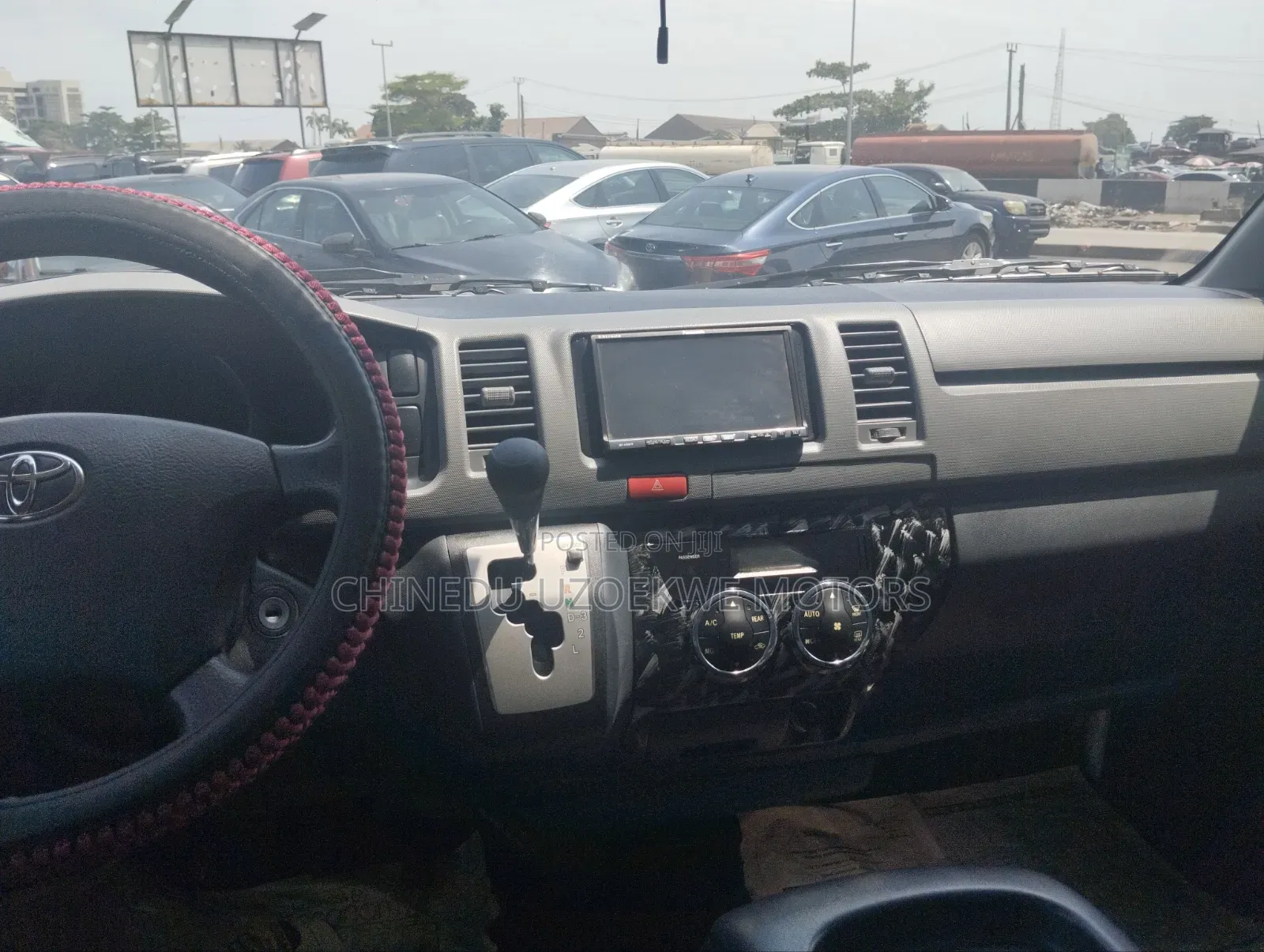 Toyota HiAce 2014 White