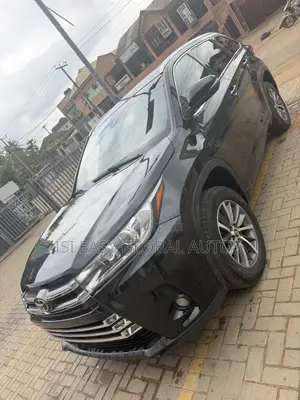 Toyota Highlander XLE 4x4 V6 (3.5L 6cyl 8A) 2017 Black
