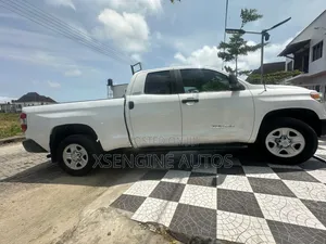 Toyota Tundra 2014 White