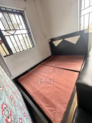 4.5/6 Bedframe 2 Seater Leather Chair