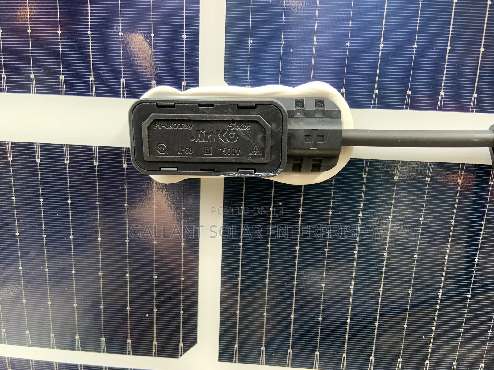 Complete 600w Jinko Panel