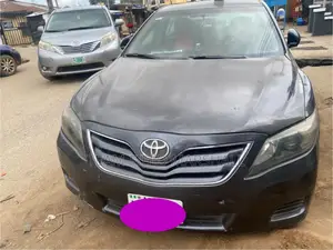 Toyota Camry LE 4dr Sedan (2.5L 4cyl 6A) 2011 Gray