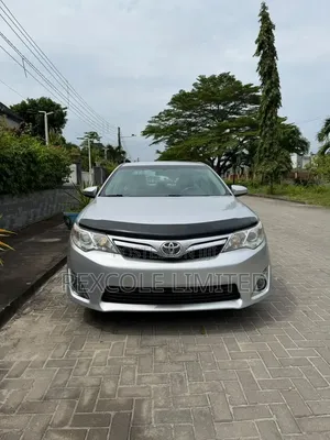 Toyota Camry LE 4dr Sedan (2.5L 4cyl 6A) 2012 Silver