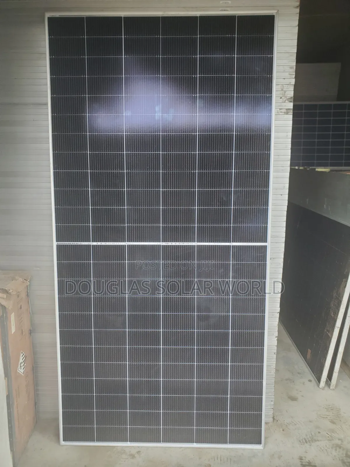 Jinko 650W Monocrystalline Bifacial Solar Panel