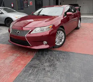 Lexus ES 2013 Red