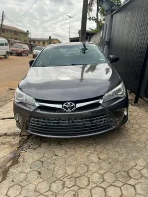 Toyota Camry LE FWD (2.5L 4cyl 8AM) 2018 Gray