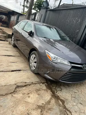 Toyota Camry LE FWD (2.5L 4cyl 8AM) 2018 Gray