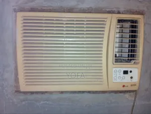 Airconditioner: 1.5 HP Window Unit LG GOLD