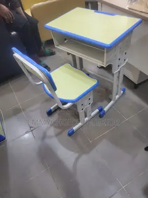 Classic SCH Desk and Chair