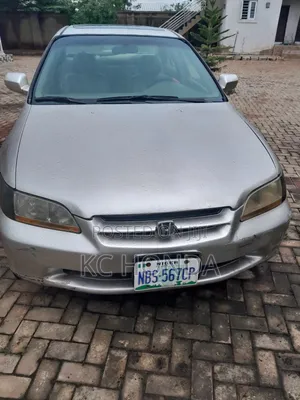 Honda Accord 2000 Gold