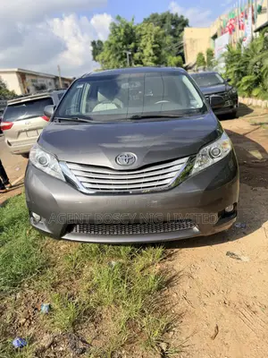 Toyota Sienna 2015 Gray