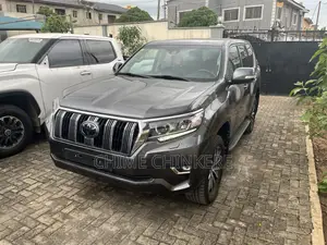 Toyota Land Cruiser 4.6 V8 GXR 2018 Gray
