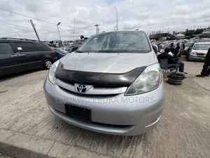 Toyota Sienna XLE AWD 2006 Silver