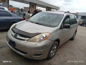Toyota Sienna 2006 Silver