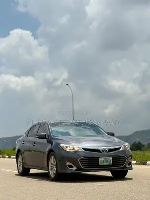 Toyota Avalon XLE FWDSedan (3.6L 6cyl 6A) 2016 Gray