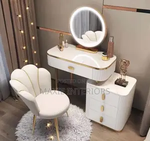 European White Dressing, Home Make Up Station