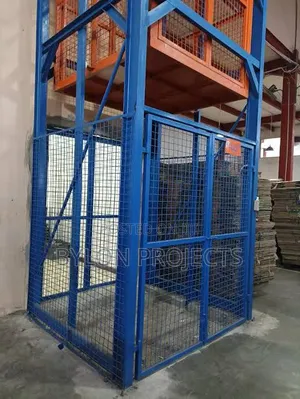 Warehouse Cargo Lift