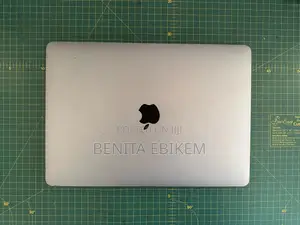 Laptop Apple MacBook Pro 2017 16GB Intel Core i7 SSD 256GB