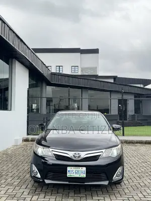 Toyota Camry L 4dr Sedan w/Prod. End 11/13 (2.5L 4cyl 6A) 2014 Black