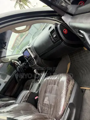 Toyota Land Cruiser 4.0 V6 GX-R 2013 Black