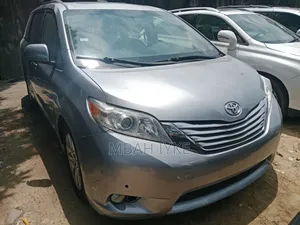 Toyota Sienna 2012 Gray