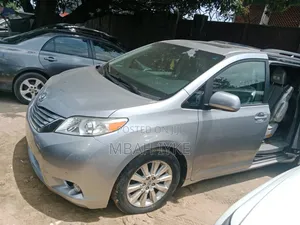Toyota Sienna 2012 Gray
