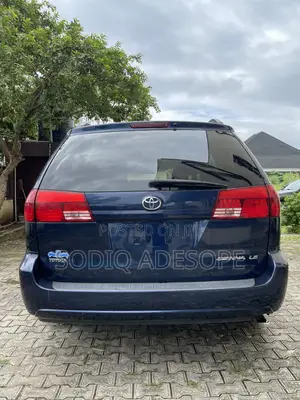 Toyota Sienna LE AWD (3.3L V6 5A) 2004 Blue
