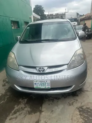 Toyota Sienna 2006 Silver
