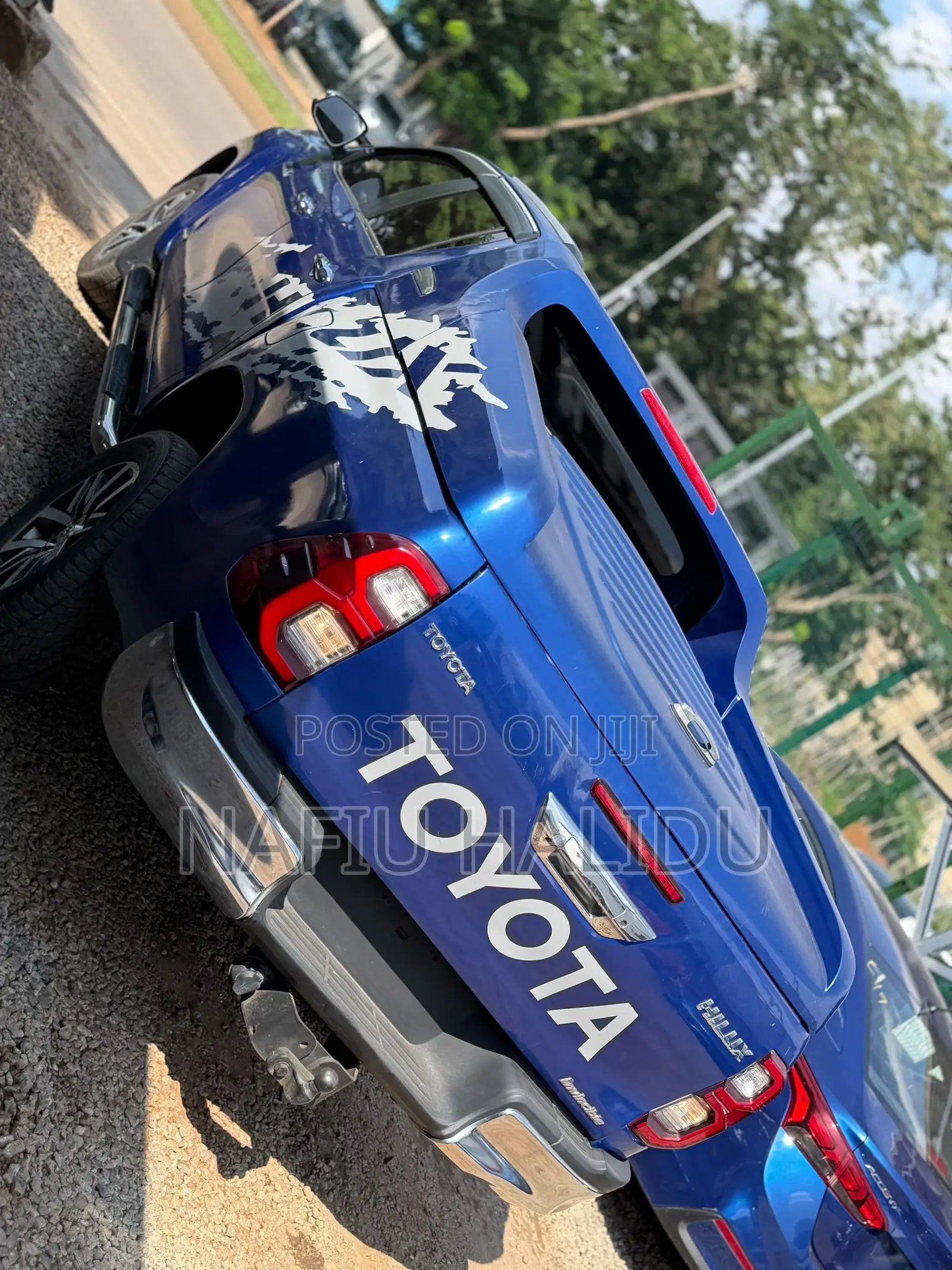 Toyota Hilux 2021 Blue
