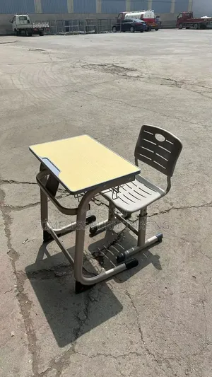 Modern Classroom Chair and Table