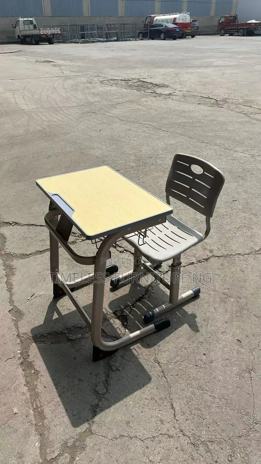 Modern Classroom Chair and Table