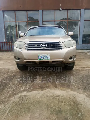 Toyota Highlander 2011 Gold
