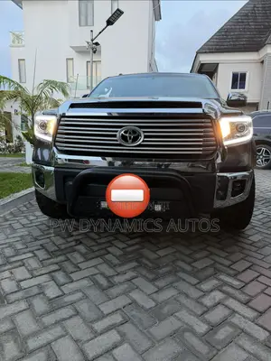 Toyota Tundra Limited 5.7L V8 4x2 Double Cab 6.6 ft. box 145.7 in. WB