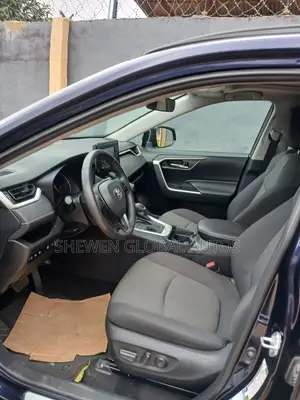 Toyota RAV4 XLE AWD 2020 Blue