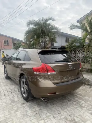 Toyota Venza V6 AWD 2010 Brown