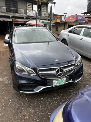 Mercedes-Benz E350 Base 4dr Sedan RWD (3.5L 6cyl 7A) 2011 Blue