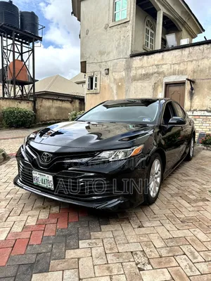 Toyota Camry LE FWD (2.5L 4cyl 8AM) 2018 Black