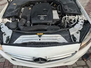 Mercedes-Benz C300 Sport 4Matic Sedan AWD (2.0L 4cyll 7A) 2016 White