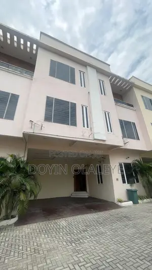 4bdrm Duplex in Agungi for rent
