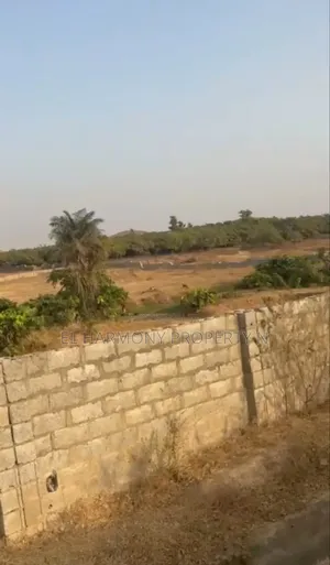 Super Distress Sale of 265sqm Semi-Detached Dry Land in Gwarinpa Ext