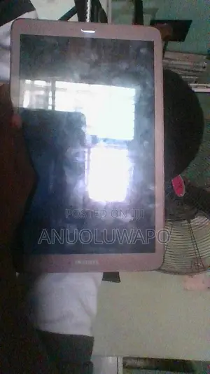 Samsung Galaxy Tab E SM-T561 8 GB