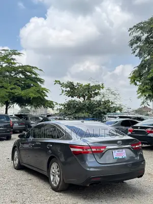 Toyota Avalon XLE Premium FWD Sedan (3.6L 6cyl 6A) 2016 Gray