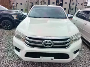Toyota Hilux 2016 White