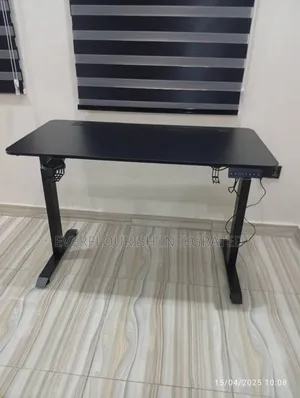 Electric Adjustable Gaming Table