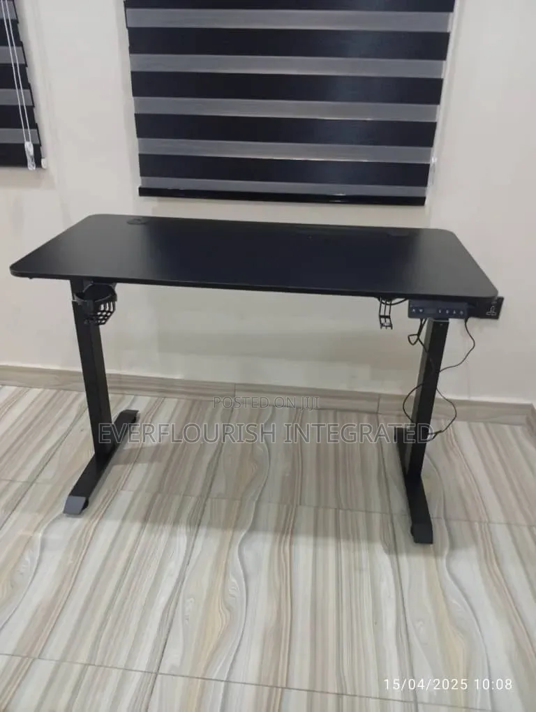 Electric Adjustable Gaming Table